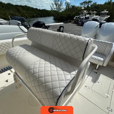 2005 Intrepid 323 Power Boat – NO RESERVE